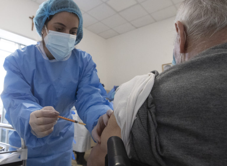 Ιταλία: Ξεκινάει η εκστρατεία εμβολιασμού