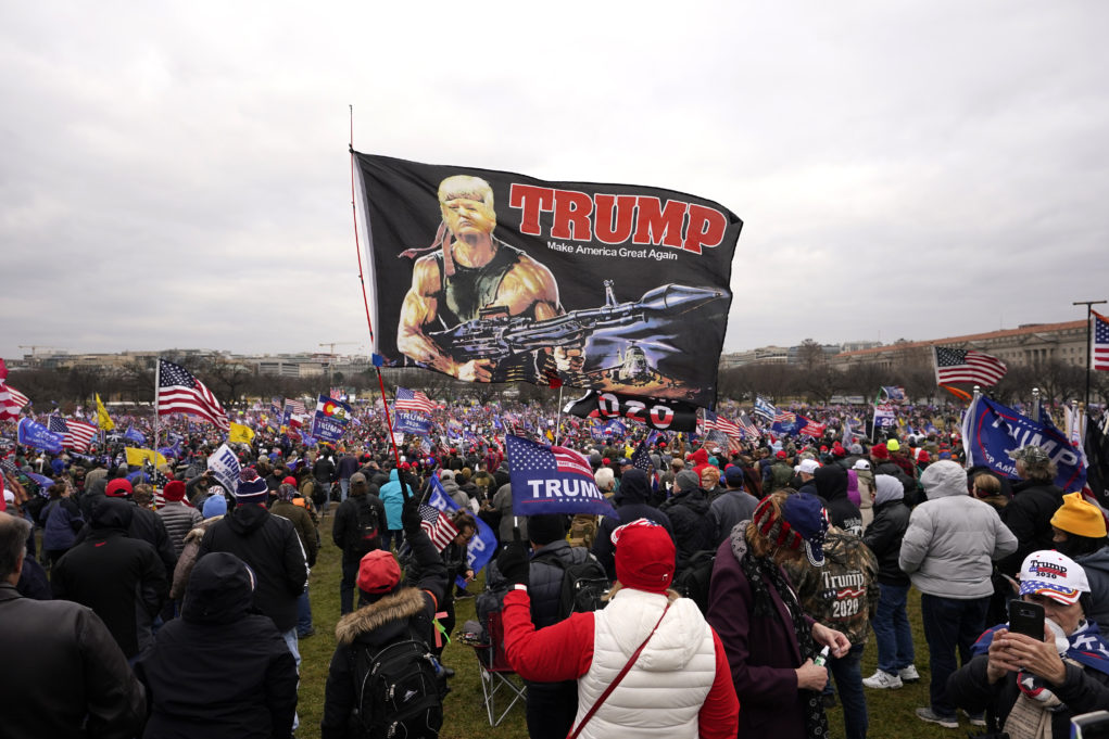 Χιλιάδες υποστηρικτές του Τραμπ συγκεντρώνονται στην Ουάσιγκτον