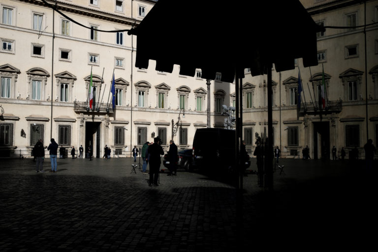 Ιταλία: Νέα περιοριστικά μέτρα εν μέσω ανυπακοής στην εστίαση