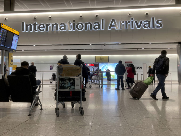 Μπόρις Τζόνσον: Πιθανή η καραντίνα για τους ταξιδιώτες προς το Ηνωμένο Βασίλειο