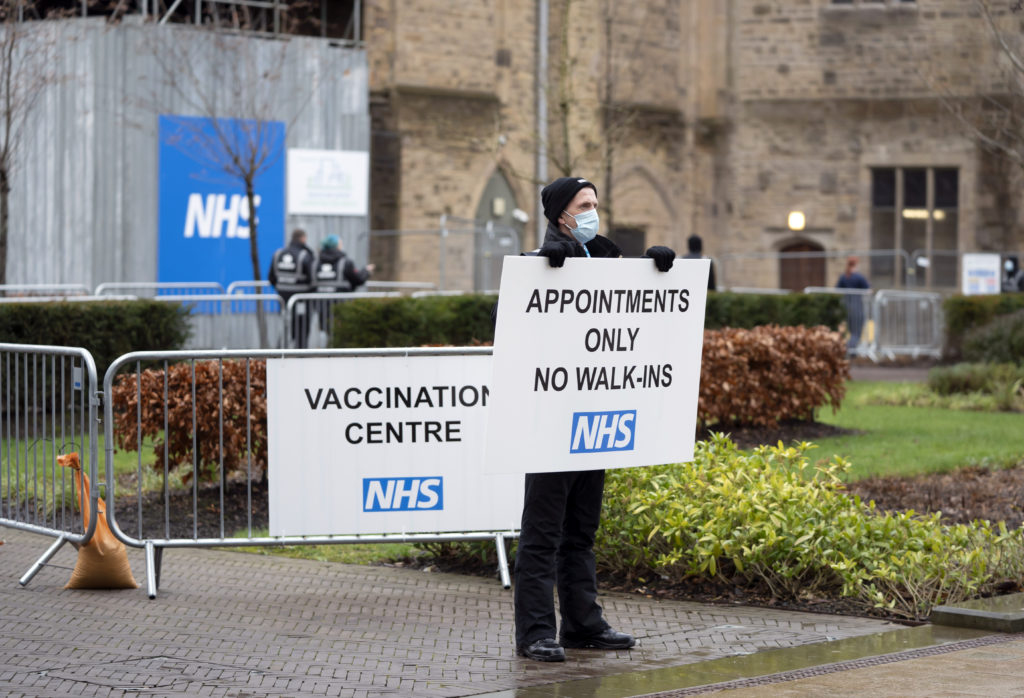 Μεγάλη Βρετανία: Πάνω από 4.000 ασθενείς με κορονοϊό στις ΜΕΘ