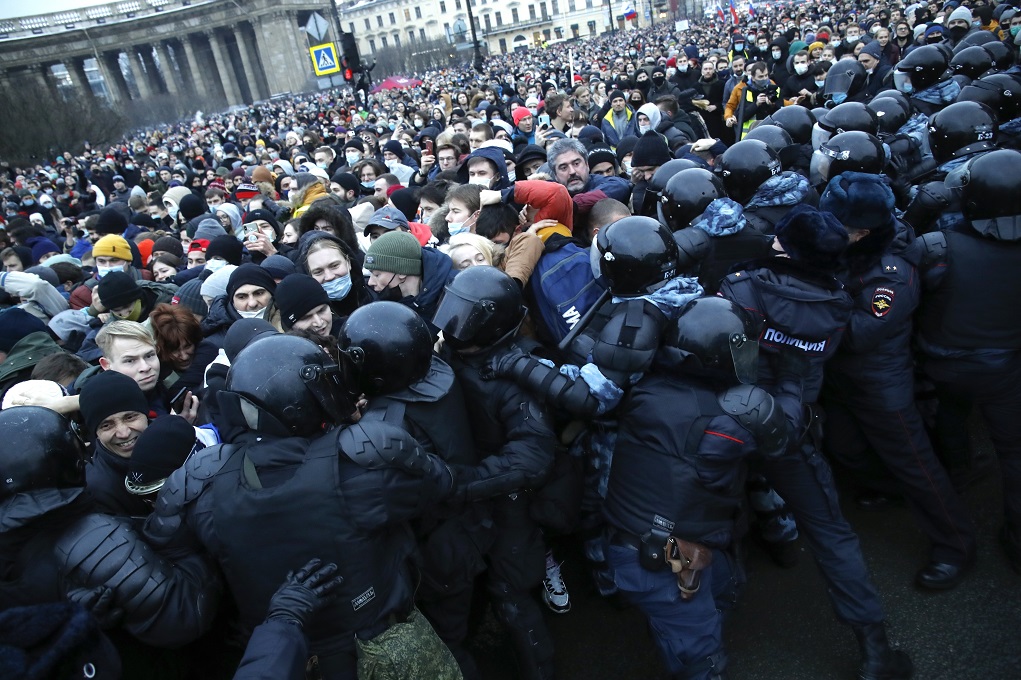 Ρωσία: Ελεύθερη η σύζυγος του Ναβάλνι – Εκατοντάδες συλλήψεις διαδηλωτών