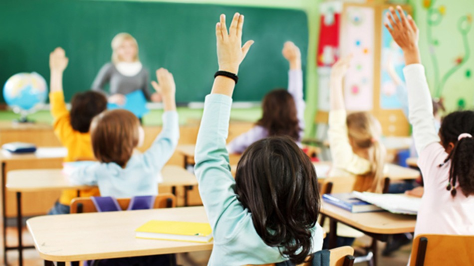 Μαζικά τέστ και ολιγομελή τμήματα στα σχολεία της Μυτιλήνης ζητεί η Ένωση Γονέων