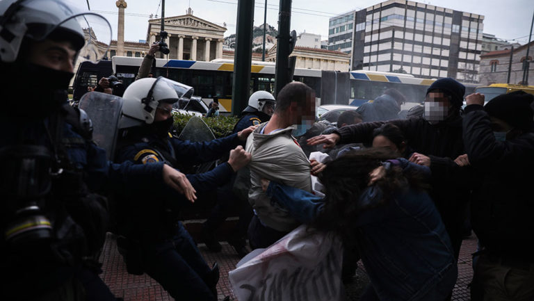 Ενταση στο κέντρο της Αθήνας σε συγκέντρωση διαμαρτυρίας για τον Δ. Κουφοντίνα