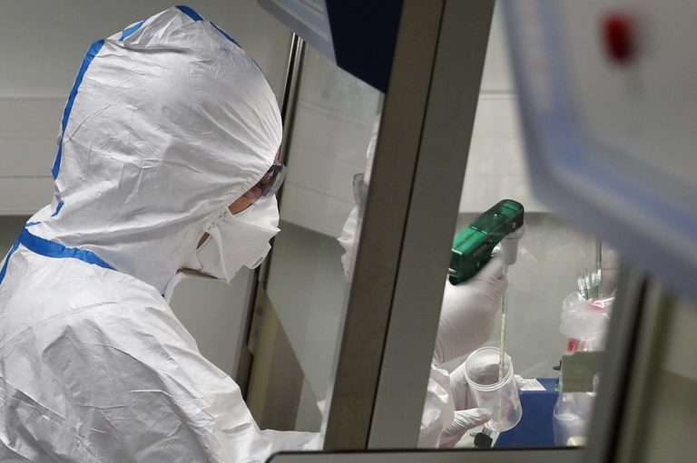 Η Merck και το Ινστιτούτο Παστέρ διακόπτουν την εξέλιξη δύο εμβολίων