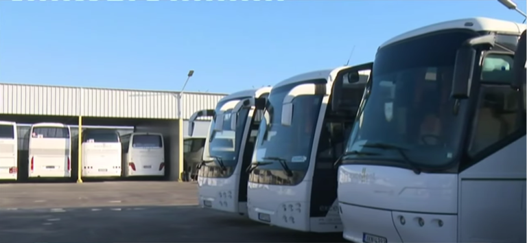 Οδηγοί ταξί και τουριστικών λεωφορείων χωρίς δουλειά λόγω πανδημίας (video)