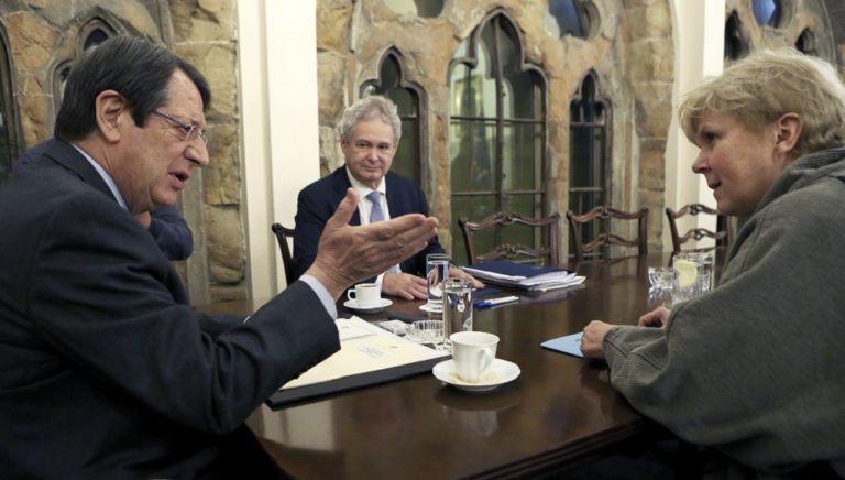 Κύπρος: Συνάντηση του Ν. Αναστασιάδη με την ειδική απεσταλμένη του γγ του ΟΗΕ