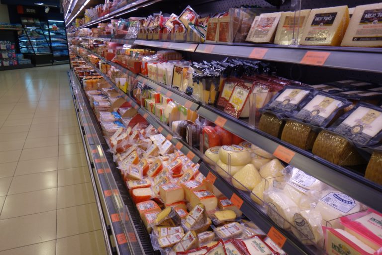 Α. Μακρής στο Πρώτο: Μάλλον δεν θα φτάσει στον καταναλωτή μια μείωση φόρου από μη οργανωμένες επιχειρήσεις (audio)