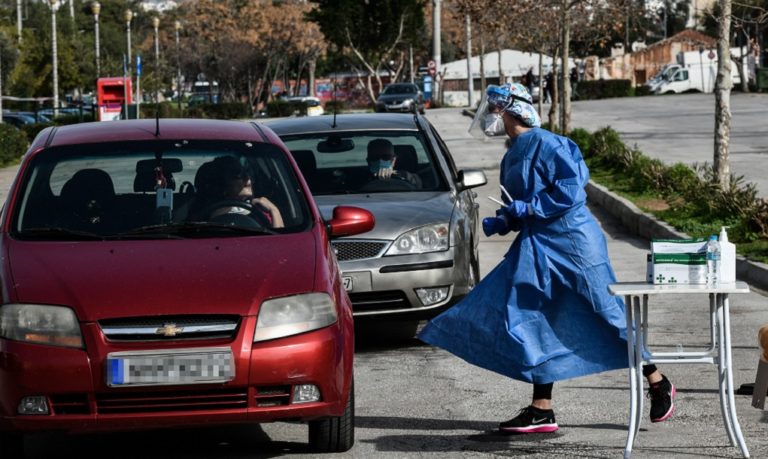 Χτυπάει ξανά το “κουδούνι” στα σχολεία — Ανοίγει η πλατφόρμα για τους εμβολιασμούς (βίντεο)