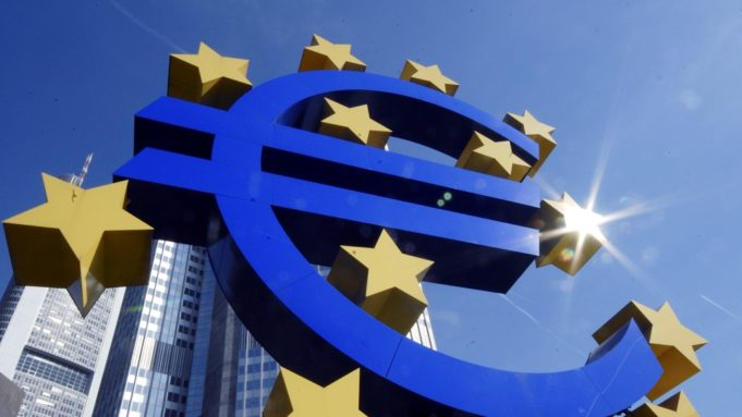 Eυρωζώνη: Επιβράδυνση της οικονομικής δραστηριότητας τον Μάιο