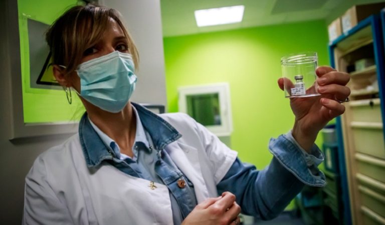 Χαλαρώνει τους περιορισμούς στα ταξίδια η Γαλλία