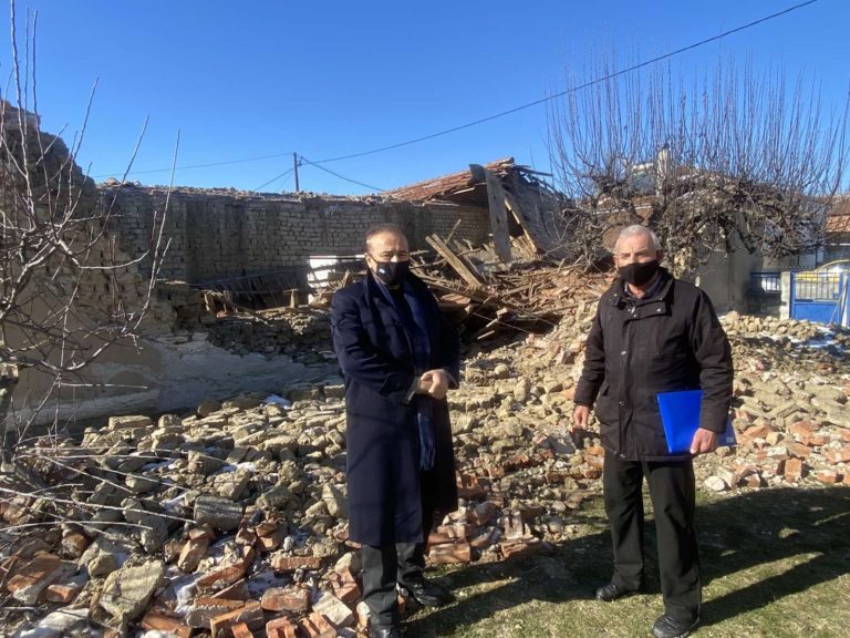 Επίσκεψη του Βουλευτή Ν.Δ. στις οικίες των Βαλτονέρων που έχουν υποστεί ζημιές από την δραστηριότητα της ΔΕΗ