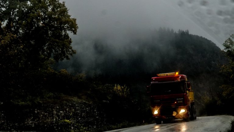 Επιδείνωση του καιρού και κάθετη πτώση του υδραργύρου – Ζημιές στην Ήπειρο από σφοδρούς ανέμους
