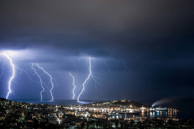 Πρόγνωση τριών ημερών για την πιθανότητα πτώσης κεραυνού (video)