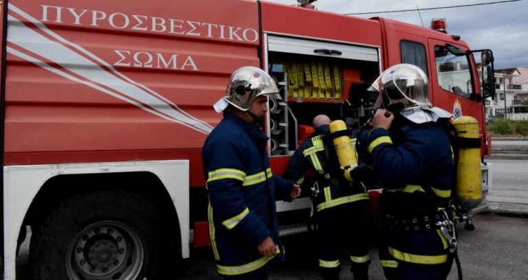 Χανιά: Υπό έλεγχο η φωτιά σε καλαμιώνα κοντά σε ξενοδοχεία