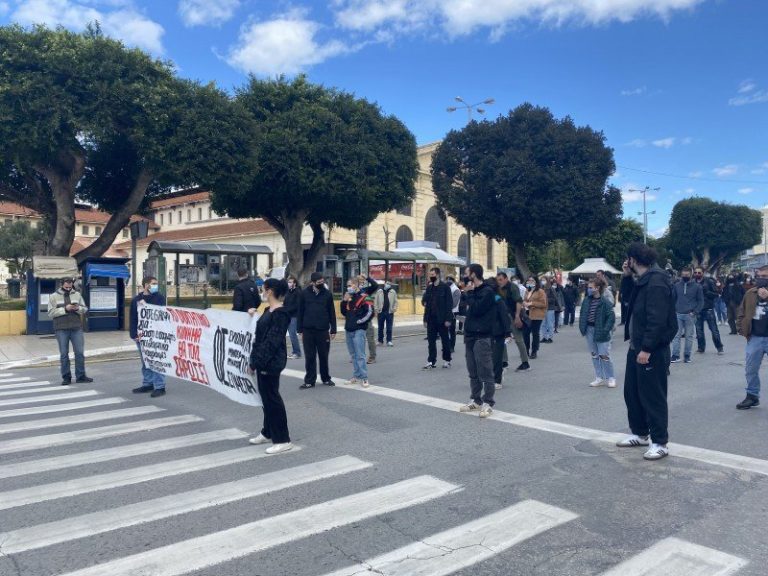 Εκπαιδευτικοί και φοιτητές διαμαρτυρήθηκαν για το νέο ν/σ για την τριτοβάθμια εκπάιδευση