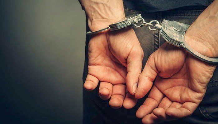 Χανιά: Συνελήφθη με όπλα και ναρκωτικά στο σπίτι του
