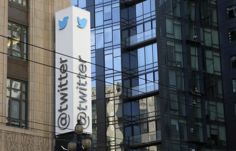 Τους προεδρικούς λογαριασμούς στο Twitter παραδίδει η εταιρεία στην ομάδα Μπάιντεν