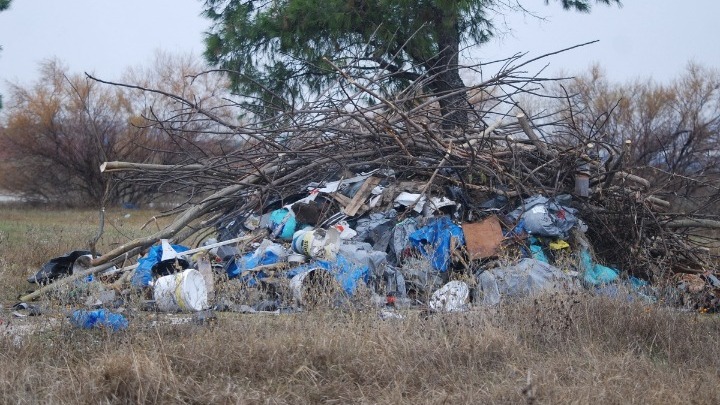 Ανεξέλεγκτη απόθεση σκουπιδιών στο Δέλτα του Αξιού