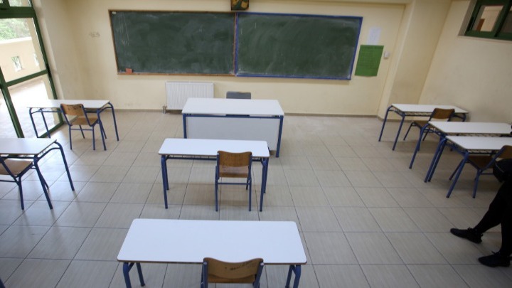 Στα θρανία και πάλι από αύριο οι μικροί μαθητές (video)