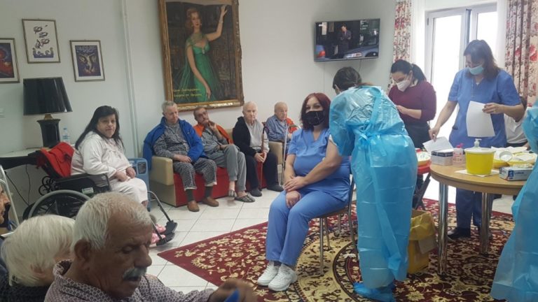 Τρίπολη: Ολοκληρώθηκαν οι εμβολιασμοί στο Δεκάζειο Γηροκομείο