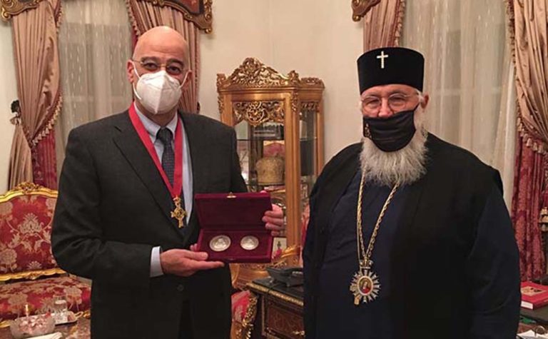 Κέρκυρα: Με τον Χρυσό Σταυρό του Αγίου Σπυρίδωνος τιμήθηκε ο Νίκος Δένδιας