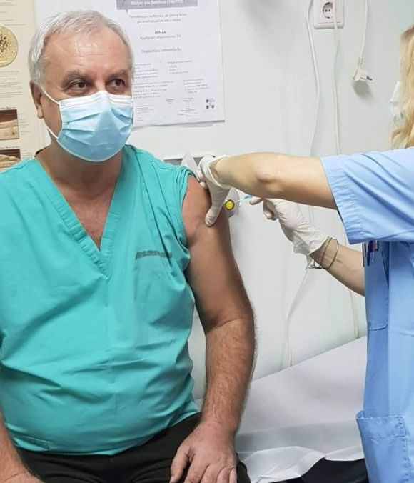 Σέρρες-Δ.Μπαλαξής: Χαμόγελα και αισιοδοξία μετά τον εμβολιασμό του