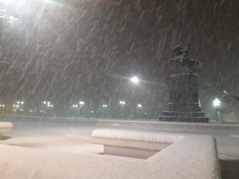 Έντονη χιονόπτωση και χιονόστρωση στην Τρίπολη