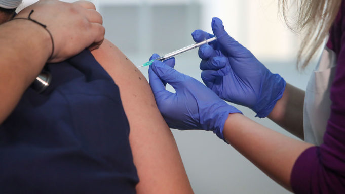 Χανιά: Ξεκίνησε ο εμβολιασμός στο παράρτημα ΑμεΑ από κλιμάκιο του ΕΟΔΥ