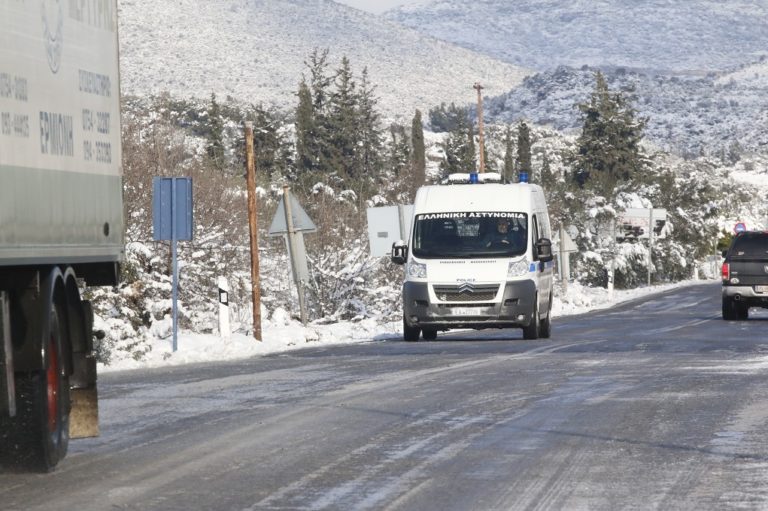 Διακοπή κυκλοφορίας στη λεωφόρο Πάρνηθας – Που χρειάζονται αλυσίδες