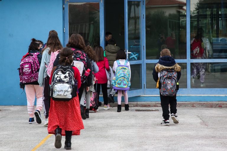 Χρήματα για τη μεταφορά των μαθητών της Περιφέρειας Πελοποννήσου