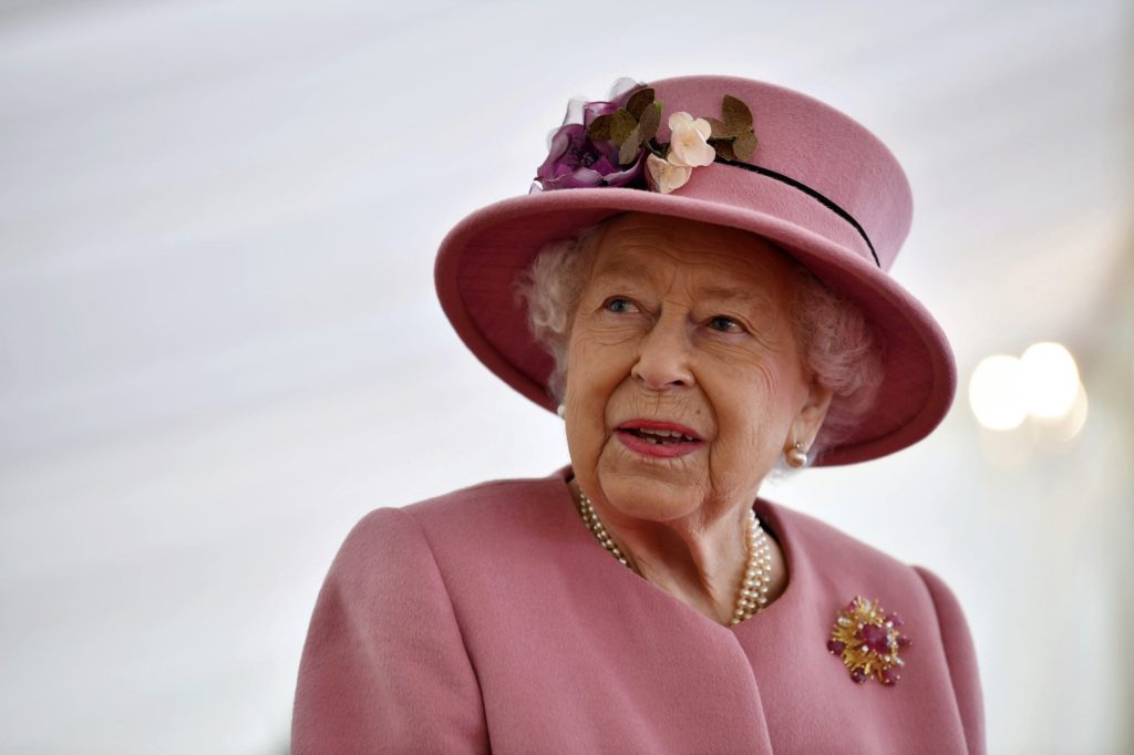 Βρετανία: Ιστορική παρέμβαση της Βασίλισσας Ελισάβετ υπέρ του εμβολιασμού