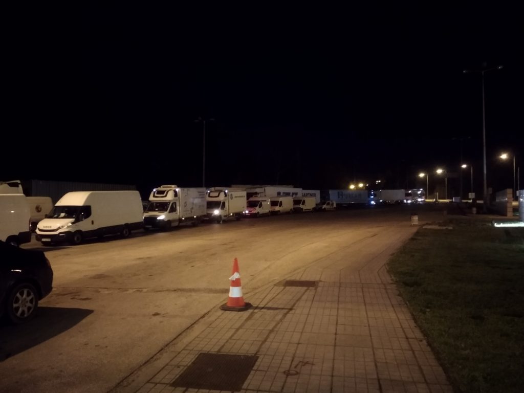 Σέρρες: Ουρές βαρέων οχημάτων και αναμονή στον Προμαχώνα – Οι οδηγοί υποβάλλονται σε rapid tests
