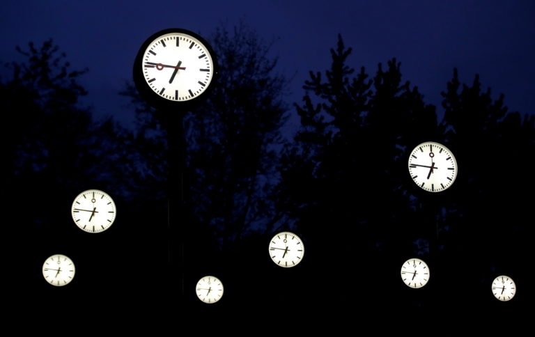 Θερινή ώρα: Πότε αλλάζει – Τι ισχύει με την απόφαση για την οριστική κατάργηση της αλλαγής ώρας
