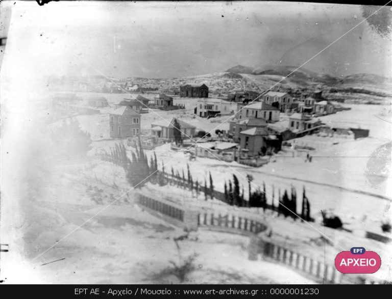 Η Αθήνα του ’30 ντυμένη στα χιόνια – Σπάνιες φωτογραφίες από το Αρχείο της ΕΡΤ