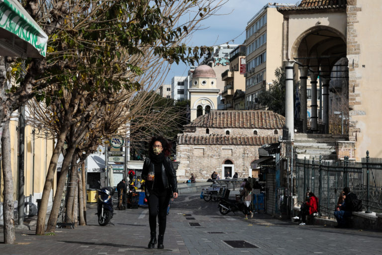 Αυστηρό lockdown στην Αττική από τις 11 έως τις 28/2 – Κλειστά σχολεία και λιανεμπόριο