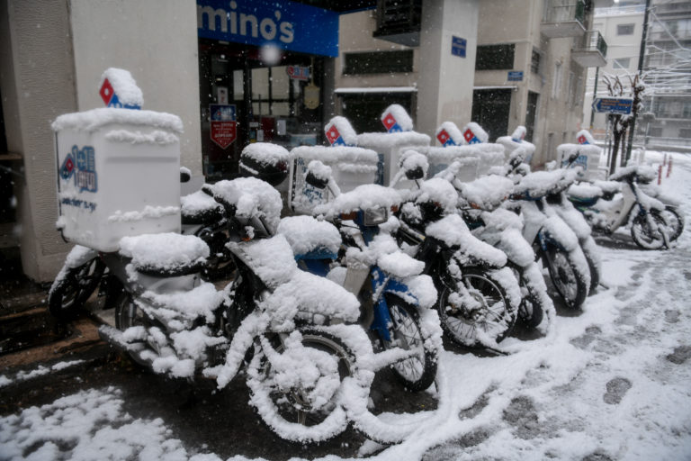 Συστάσεις του Υπ. Εργασίας στους εργοδότες για τους εργαζόμενους σε delivery (video)