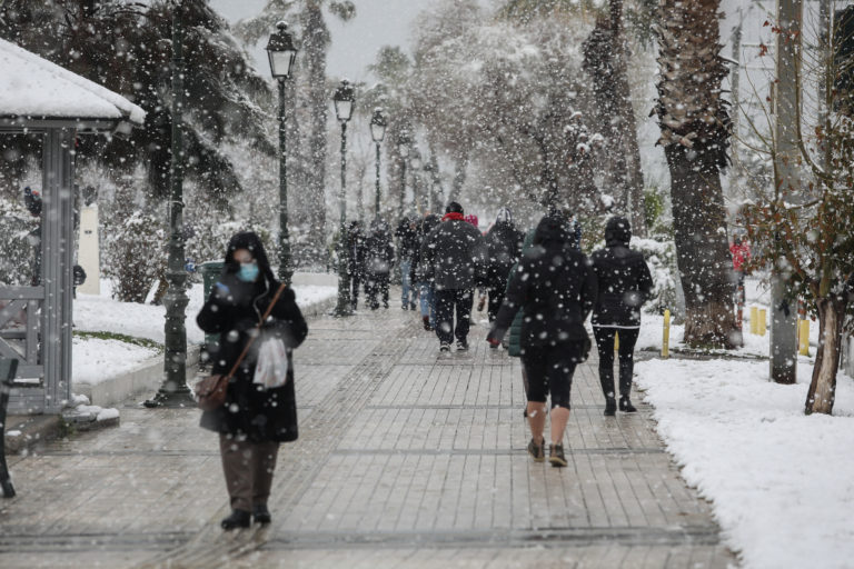 Παγωμένοι δρόμοι: Συμβουλές της ΕΛ.ΑΣ. προς οδηγούς και πεζούς