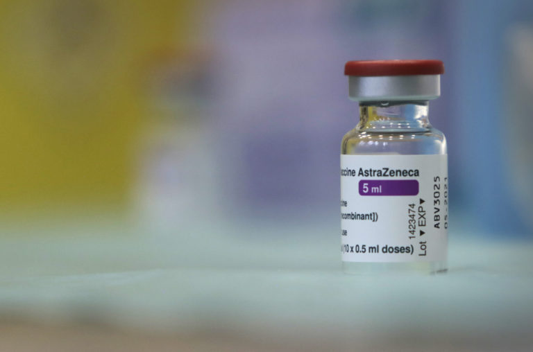 Bρετανική κυβέρνηση και Πανεπιστήμιο Οξφόρδης: Αποτελεσματικό το εμβόλιο της AstraZeneca
