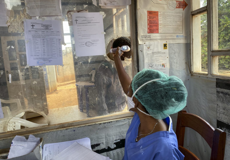 Η Γουινέα κατέγραψε τους πρώτους θανάτους από τον ιό Έμπολα μετά από 5 χρόνια