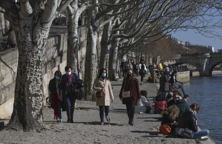 Γαλλία: Προς βαθμιαία ελάφρυνση των περιοριστικών μέτρων