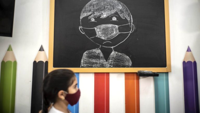 Καβάλα: Δωρεάν διαφανείς μάσκες στα ειδικά σχολεία