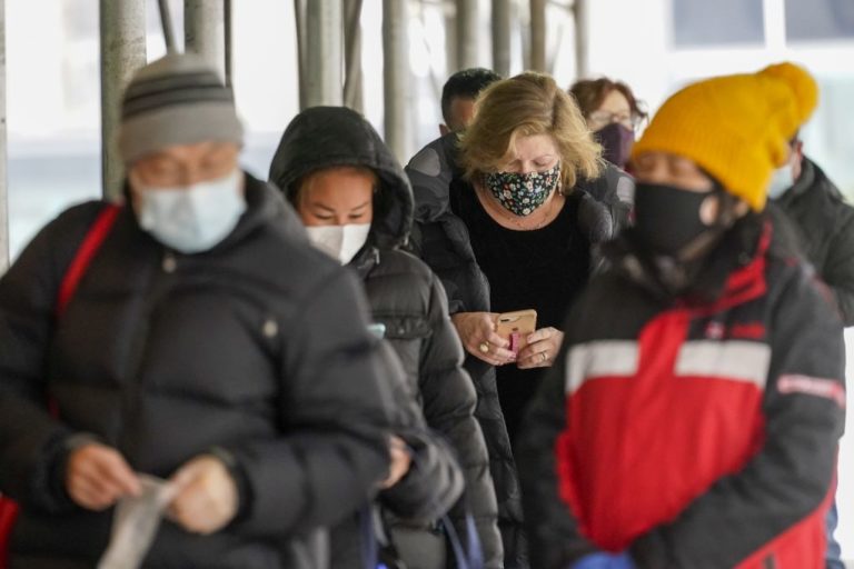 Σε τροχιά νέου ρεκόρ οι μολύνσεις στις ΗΠΑ, λόγω της παραλλαγής Όμικρον