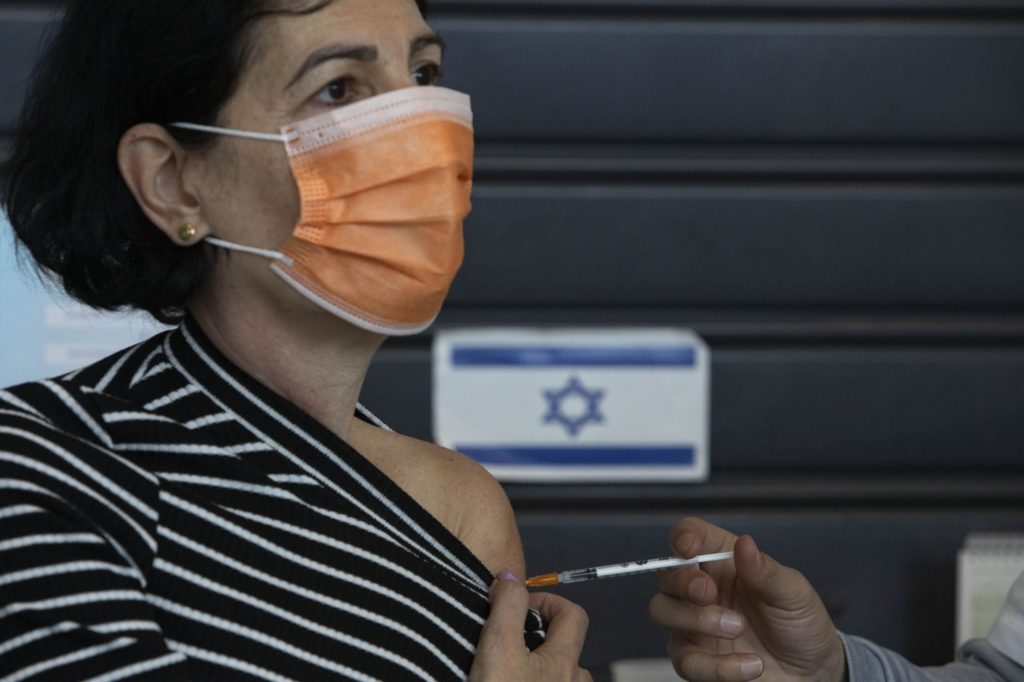 Ισραήλ: Αποτελεσματικό το εμβόλιο της Pfizer –  Μειώνει κατά 94% τον κίνδυνο συμπτωματικής Covid-19