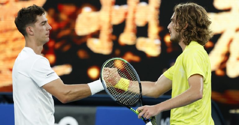 Australian Open: Στον 3ο γύρο ο Στέφανος Τσιτσιπάς – Νίκησε τον Θ. Κοκκινάκη