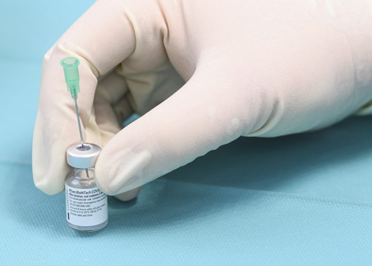 FT: Το εμβόλιο Pfizer/BioNTech δεν χρειάζεται πλέον βαθιά κατάψυξη