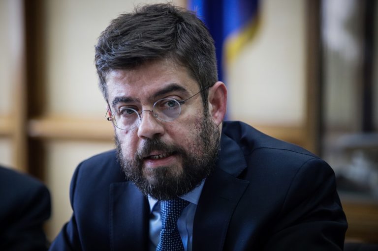 Aναστολή ανακρίσεων για τη Novartis λόγω προληπτικής καραντίνας 