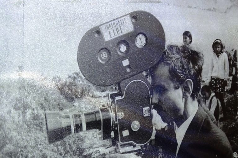 Αφύλαχτη Διάβαση: Από το σινεμασκόπ στα επίκαιρα – Το κινηματογραφικό σύμπαν του Νίκου Μπιλιλή