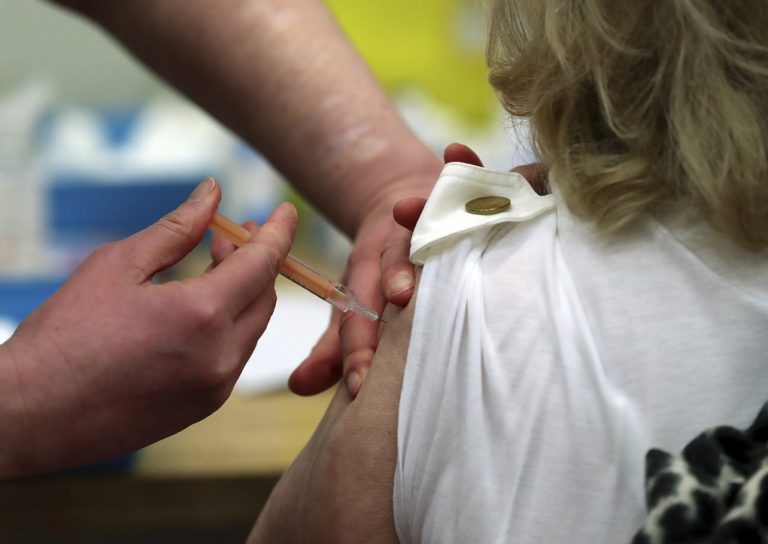 To Ηνωμένο Βασίλειο ξεπέρασε το ορόσημο των 10 εκατ. εμβολίων