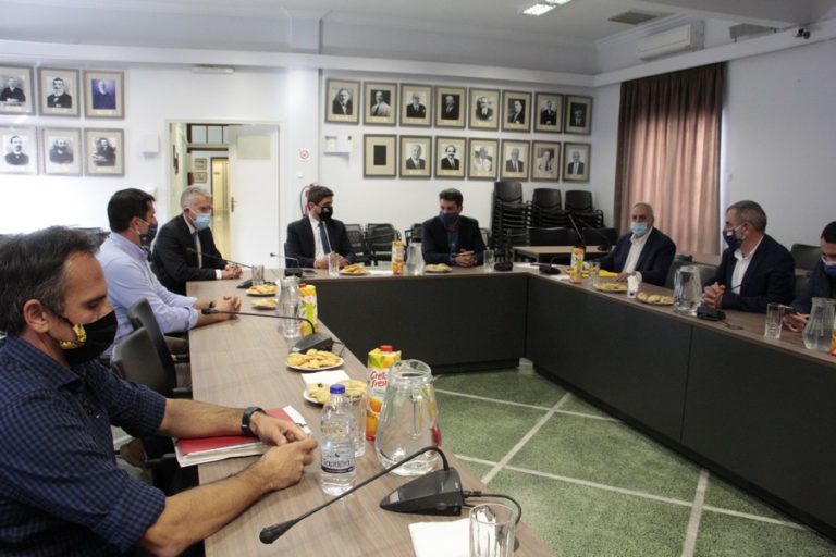 Επίσκεψη Υφυπουργού Αθλητισμού Λ. Αυγενάκη στο Δημαρχείο Χανίων
